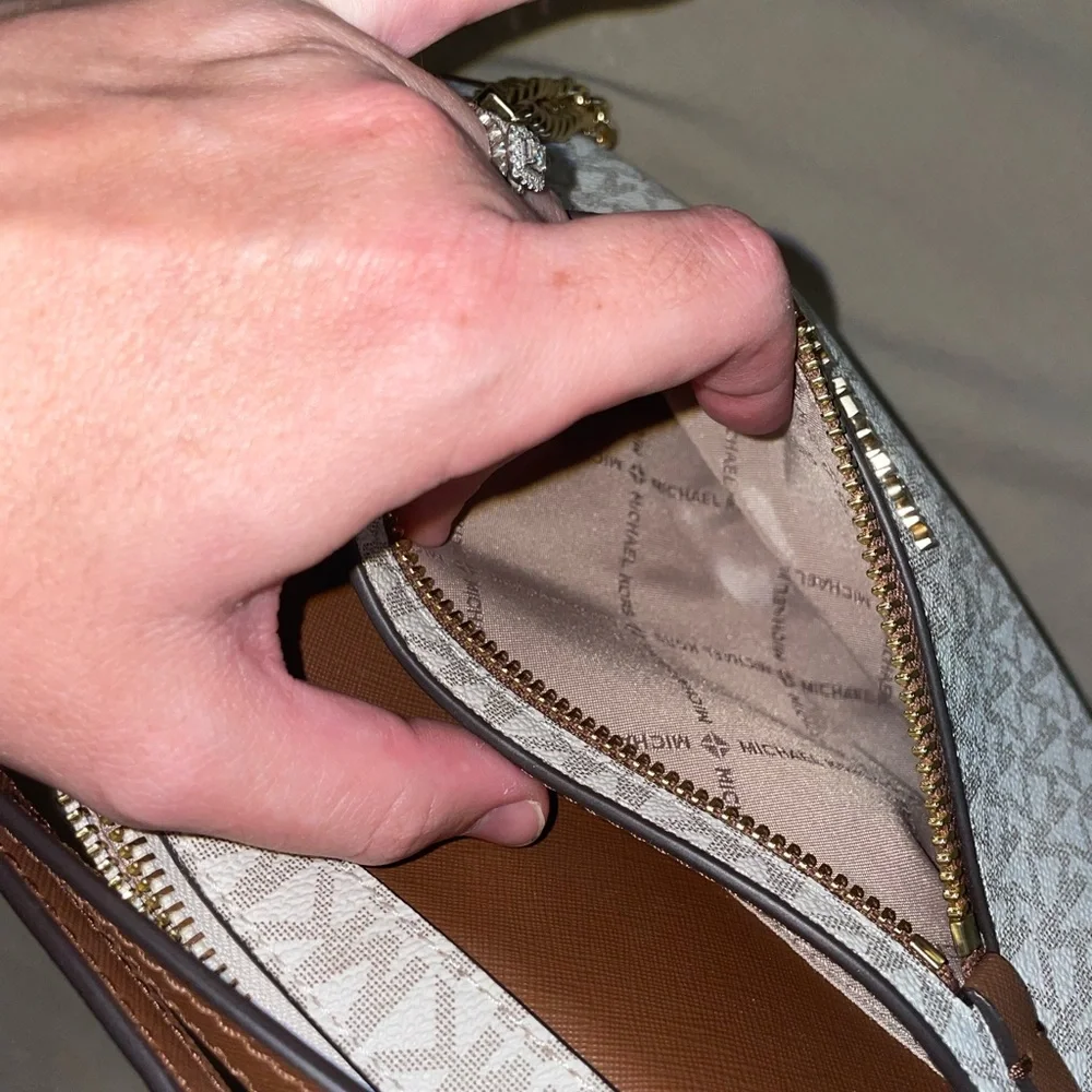 Michael Kors crossbody bag brand new never used - Picture 6 of 7
